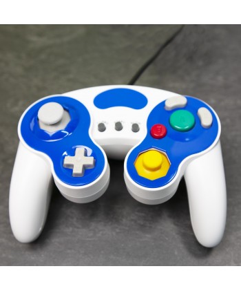 Nintendo GameCube Joypad, White and Blue. Front view.